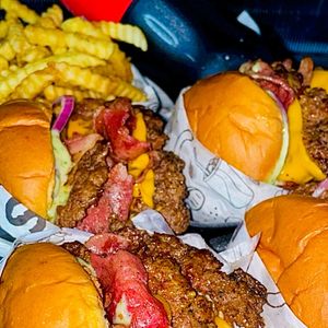 imagem do produto 4 Smash 2.0 + Batata M + Refrigerante 1L🔥