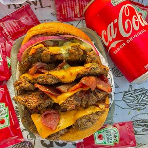 imagem do produto SMASH DE 4 CARNES + COCA COLA🔥
