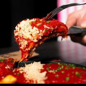 imagem do produto Parmegiana de frango ( 4 à 5 pessoas ) Coca-Cola 1l gratuita