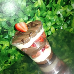 imagem do produto Bombom de Morango - Pote 150ml 
