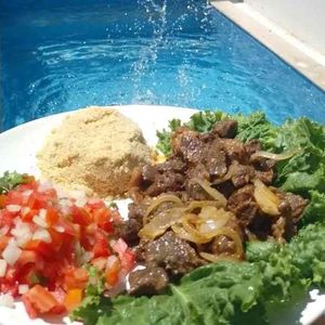 imagem do produto CARNE DE SOL COM FAROFA E VINAGRETE