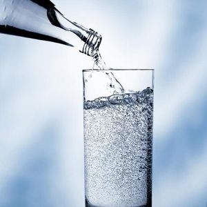 imagem do produto Águ 500 ML  COM GAS