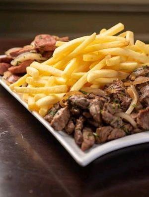 imagem do produto Isca de carne com calabresa e batata frita 700g