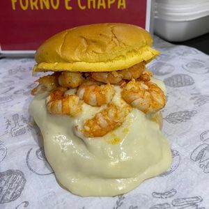 imagem do produto 2 XIS COM CAMARÃO E CREME DE MUSSARELA 