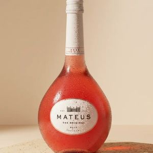 imagem do produto Vinho MATEUS SEMI SECO