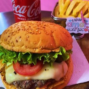 imagem do produto 1 x salada burguer + batata frita+ coca lata