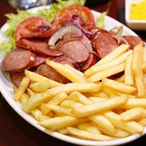 imagem do produto Porção mista ( calabresa e batata frita)