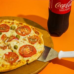 imagem do produto Combo Pizza Grande + Coca-Cola 1L