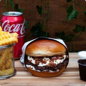 imagem do produto Charles Boyle + batata + refri