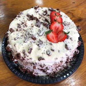 imagem do produto Brigadeiro de crema com Cookes finalização com leite ninho e morango
