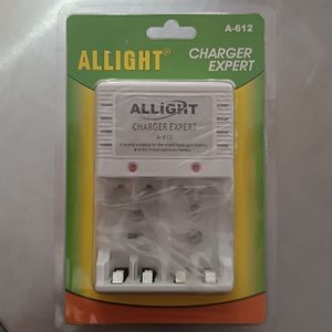 imagem do produto Carregador de Pilhas AA/AAA 