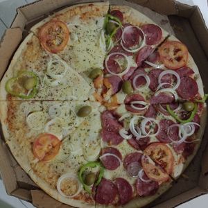 imagem do produto Calabresa+ mussarela+refri 1,5 litros 