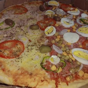 imagem do produto 1 pizza G +Refri 1,5 litros 