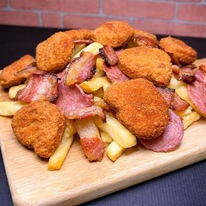 imagem do produto BATATA ESPECIAL M + 10 NUGGETS
