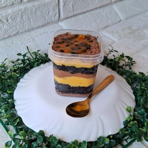 imagem do produto Bolo no pote compota de maracuja 