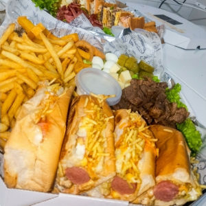imagem do produto Hotcadão turma- serve até 4 pessoas