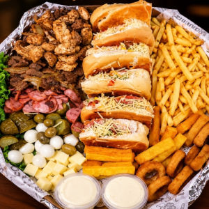 imagem do produto Hotcadão Família serve de 6 a 8 pessoas