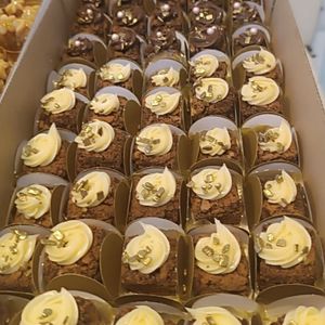 imagem do produto MINI BROWNIE COM RECHEIO (100 UNIDADES 