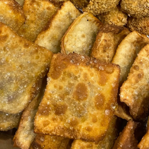 imagem do produto 100 PASTEIS DE CARNE OU QUEIJO