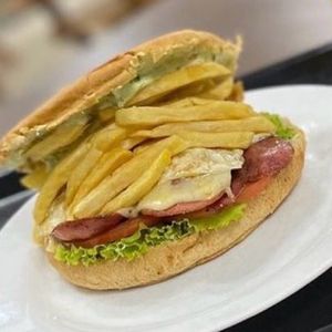 imagem do produto Xis calabresa com fritas 