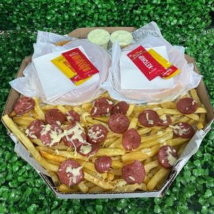 imagem do produto 2 xis salada + fritas + calabresa + queijo + maionese 