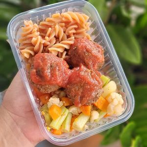 imagem do produto Jantar 11  (Calorias 495/ Carboidratos 55g/Proteinas 38g/Gorduras totais 14g/Gorduras saturadas 4g/Gorduras trans 0g/Fibras alimentares 8g)