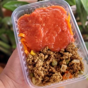 imagem do produto Almoço 22 (Calorias 360/Carboidratos 30g/Proteinas 31g/Gorduras totais 14g/Gorduras saturadas 5g/Gorduras trans 0g/Fibras alimentares 6g)