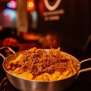 imagem do produto Batata Frita com creme de cheddar e costela desfiada