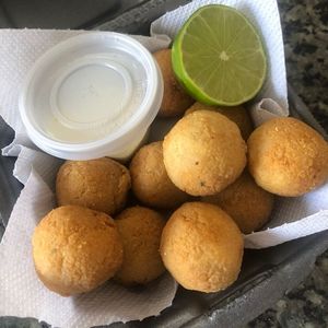 imagem do produto 10 Bolinhos de Charque