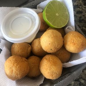 imagem do produto 10 Bolinhos de Camarão 