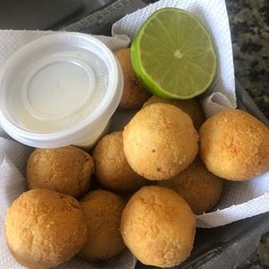 imagem do produto 10 Bolinhos de Bacalhau