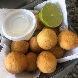 imagem do produto 10 Bolinhos de Bacalhau 