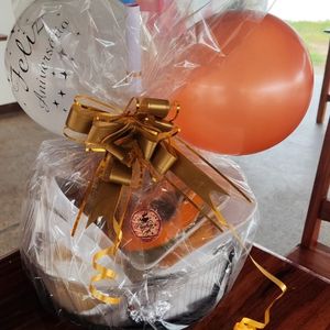 imagem do produto CESTA COM BALÃO LAMINADO