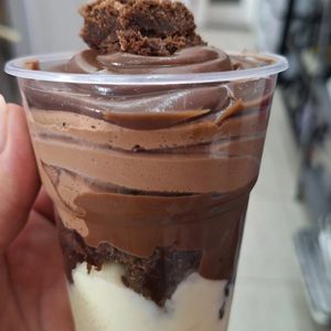 imagem do produto Copo de brownie com mousse de chocolate