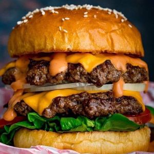 imagem do produto homemade burger ( hambúrguer  artesanal)