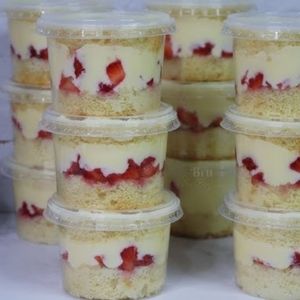 imagem do produto Bolo de pote de 250 gramas Ninho com morango 