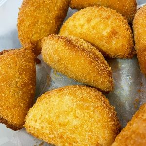 imagem do produto Pizza frita de frango com queijo 
