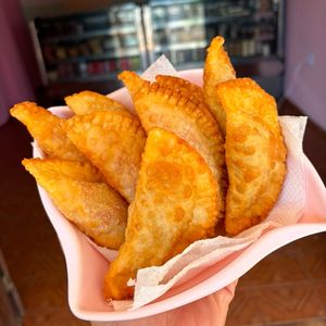 imagem do produto Porção com 10  pastéis mistos 