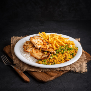 imagem do produto Tropeiro com Filé de Frango + Fritas (Serve Bem uma Pessoa)