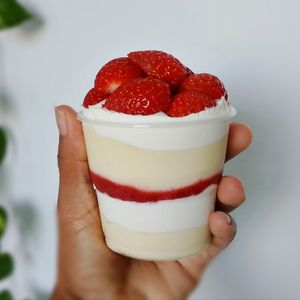 imagem do produto Copo/ Ninho com Morangos