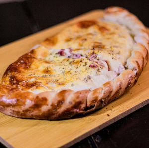 imagem do produto calzone de pizza