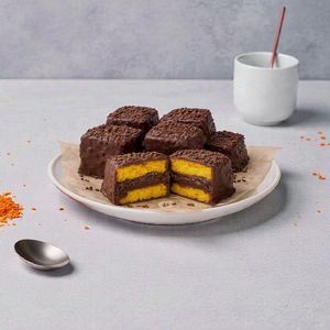 imagem do produto Bolo bombom de cenoura com brigadeiro (pedaço) 
