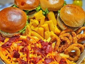 imagem do produto  Combo  bland Galera-4 lanches + 3 porções