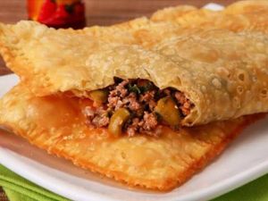 imagem do produto Pastel de carne moide com calabresa e requeijão cremoso