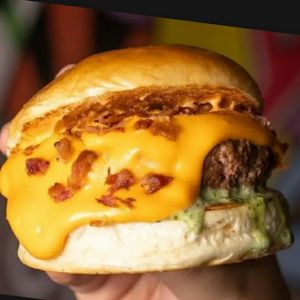 imagem do produto Artesanal Duplo Cheda com Bacom+refri200ml