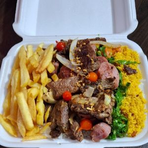 imagem do produto MARMITA MISTA+ REFRIGERANTE DE 1,5 L (G)serve 2 pessoas 