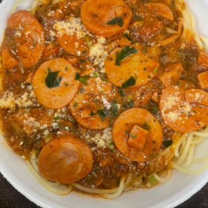 imagem do produto ESPAGUETE  AO MOLHO SUGO COM LINGUIÇA CALABRESA