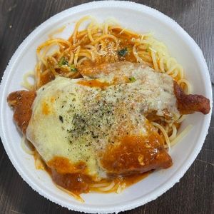 imagem do produto ESPAGUETE COM FRANGO À PARMEGIANA