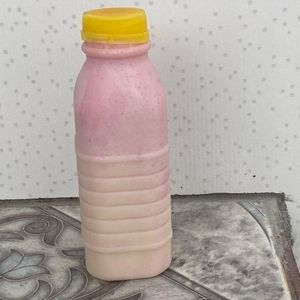 imagem do produto MORANGO NO COPO DE 300 ML