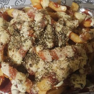 imagem do produto BATATA MÉDIA COM CALABRESA + CHEDDAR